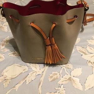 Dooney and Bourke tote bag very fun look